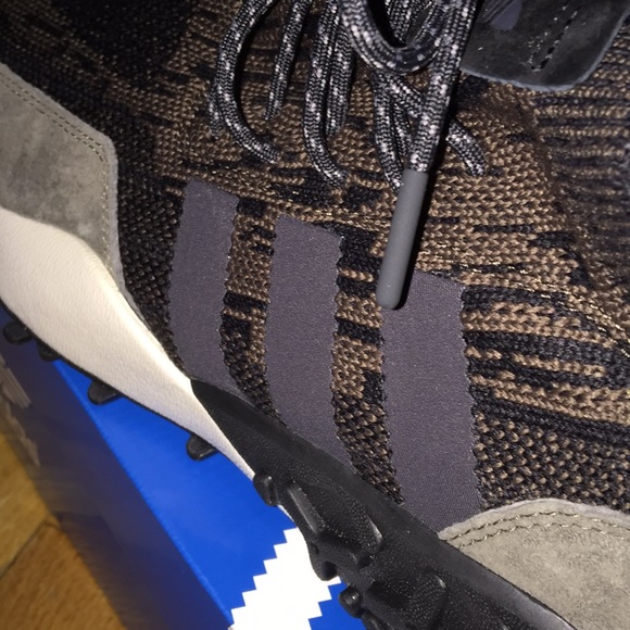 Bnwb adidas w/ faux fur sneakers - Picture 8 of 8